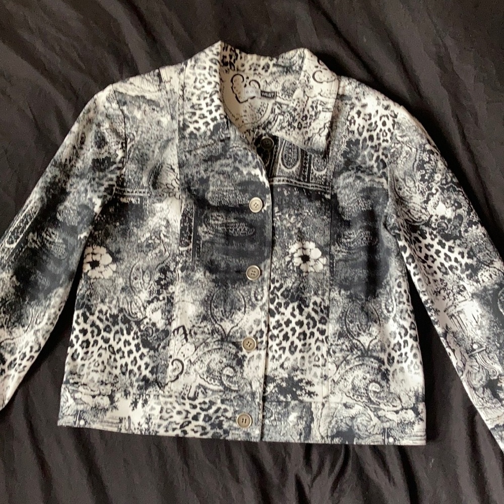 600west black and white coat (size8)